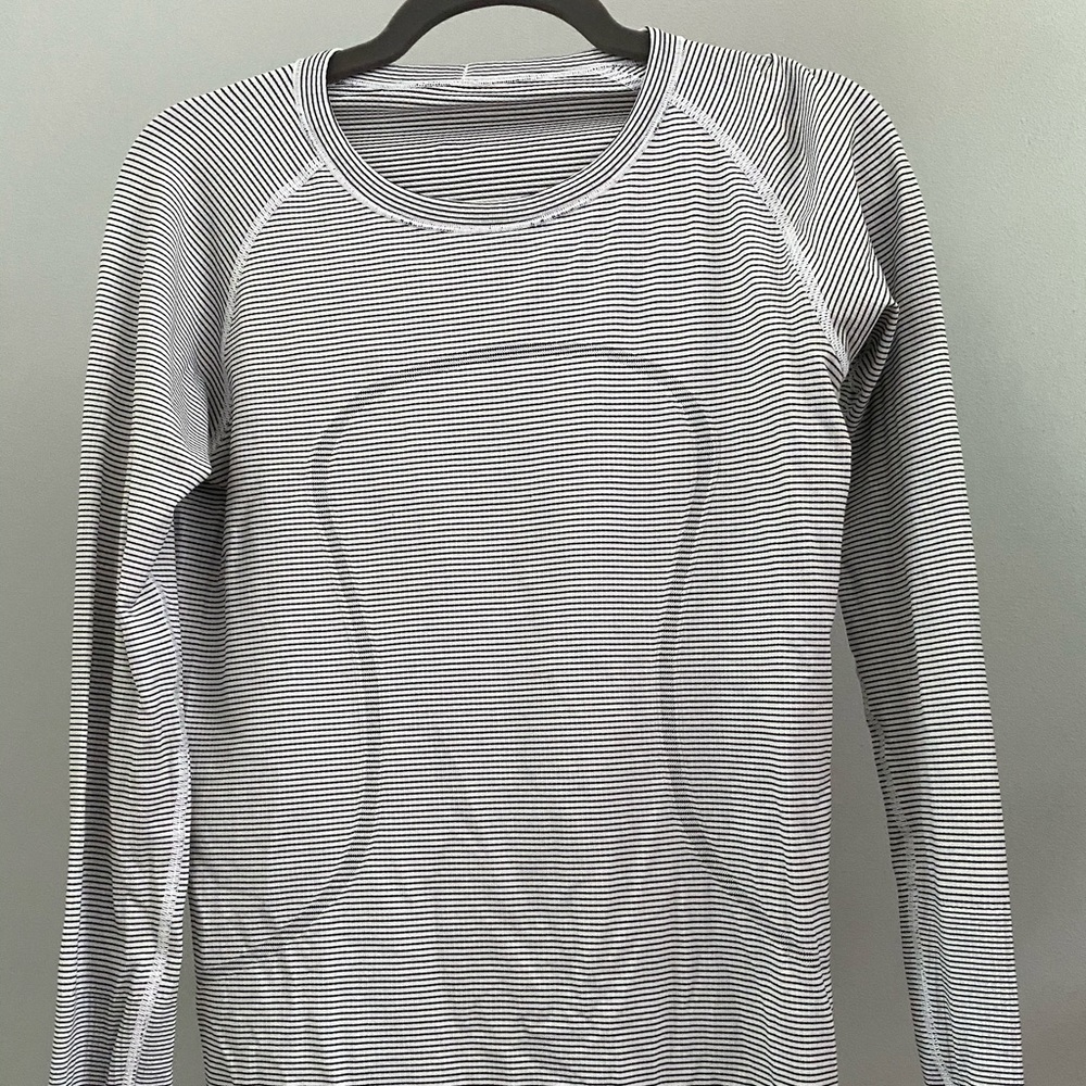 Lululemon Swiftly Tech Long Sleeve Top
